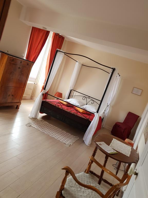 Tours-sur-Marne Comme A La Maison Bed & Breakfast エクステリア 写真